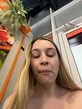 Watch SashaCatt live on EroticFlix - High definition streams