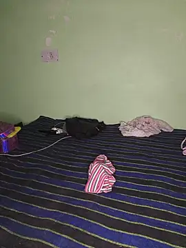 Khushi9870 webcam