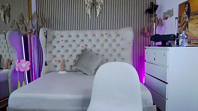 PlayfulShow webcam