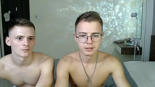 NikiKerryCum webcam