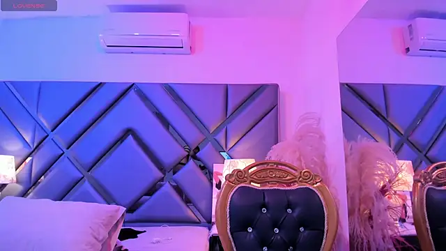 Milan_LewisS webcam