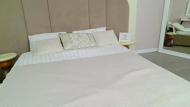 Luna_Cortier webcam