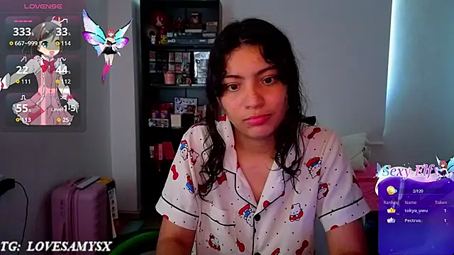 Lovelyamyy live cam on StripChat