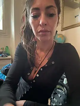 Lalla_Amani live cam on StripChat