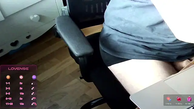 Big_And_ThickUK webcam