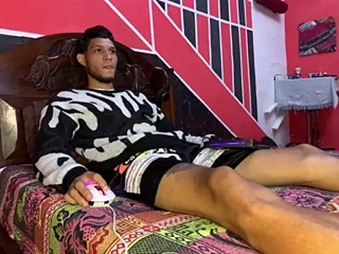 tanned_boy webcam