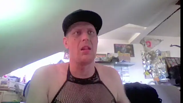 Bigthroaterboy webcam