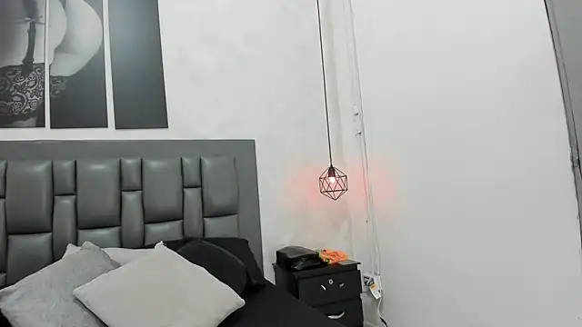 dakota_roussee webcam