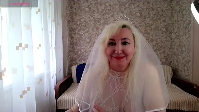 LadyKriss live cam on StripChat