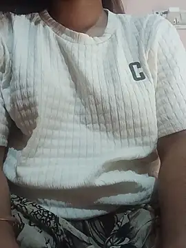 Hotgirl_nidhi live cam on StripChat