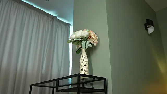 AlisaLore webcam