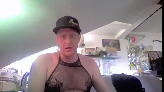 Bigthroaterboy webcam