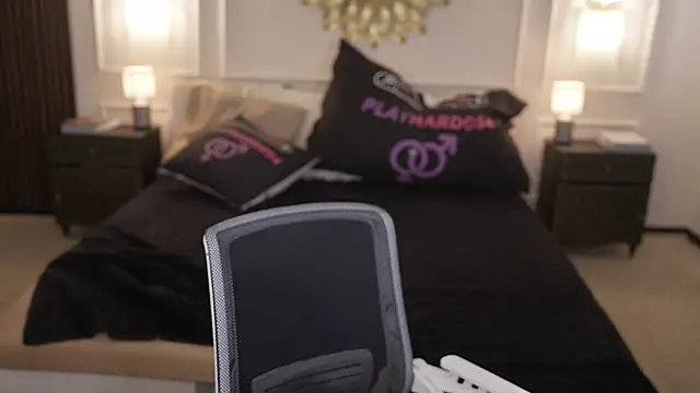 Tina_Breeze webcam