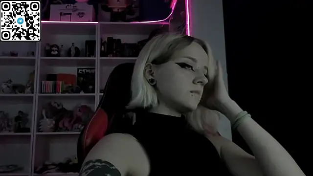 Holy_Mistress_S webcam