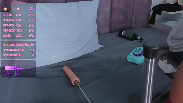 Sophia-Gomezz webcam