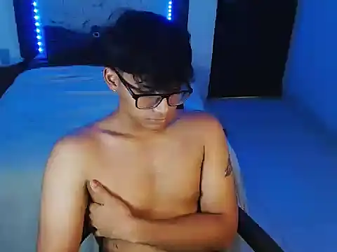Mr_yisuzz webcam