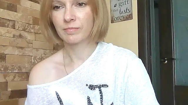 AdelleLovee_ webcam
