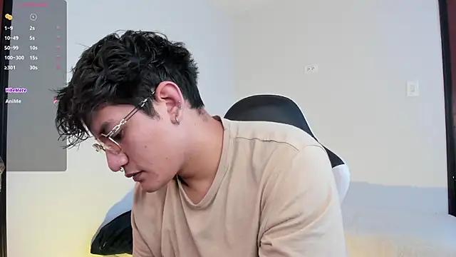 Nyxen_Amaru webcam