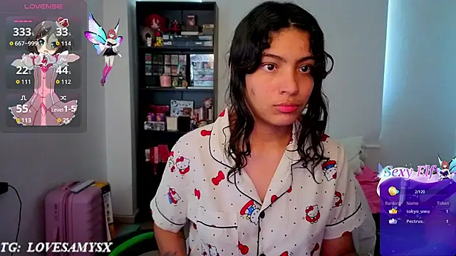 Lovelyamyy live cam on StripChat