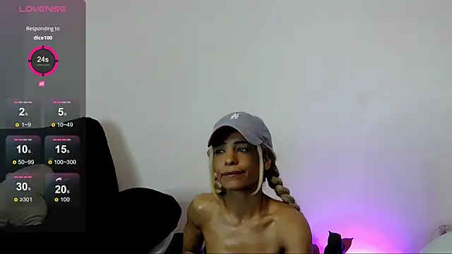 SarahRaynex webcam