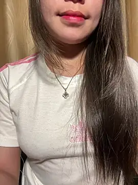 Bella_7777 webcam