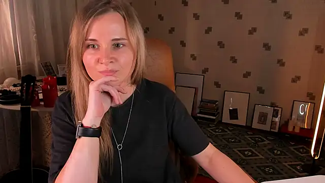 MiaSparkes webcam