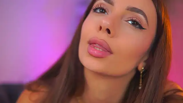 Watch Aisha_Bee live on EroticFlix - High definition streams