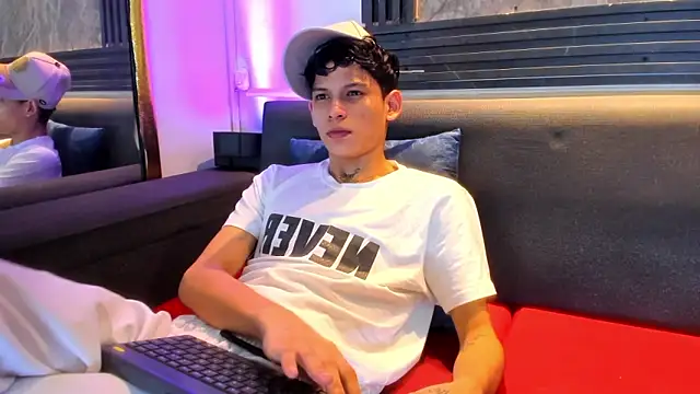 Brianhot0F live sex cam