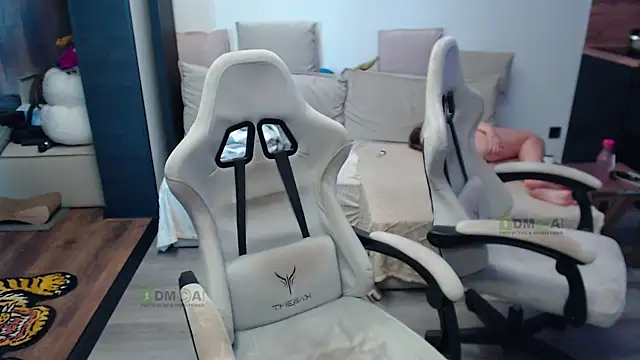 Sunny-Girl1 webcam