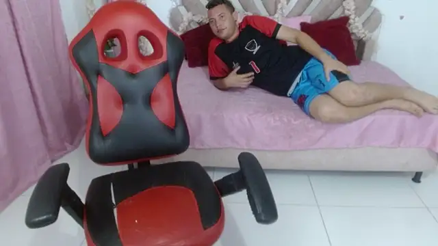 sven_fox723 live cam on StripChat
