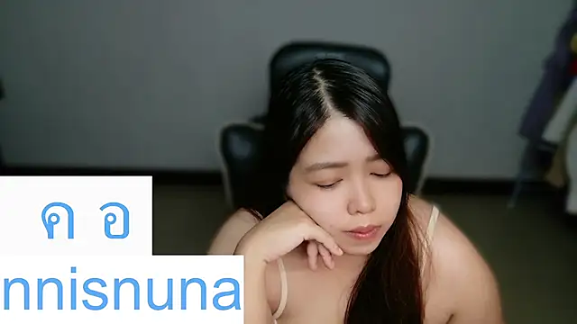 nunanunanuna live cam on StripChat