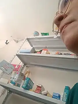 dr_edna_naughty's live room