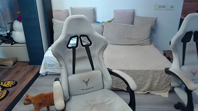 Sunny-Girl1 webcam