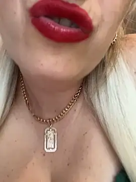 Watch Kittenforyou live on EroticFlix - High definition streams