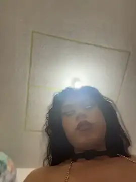 模特: Ariana_Rodriguez_