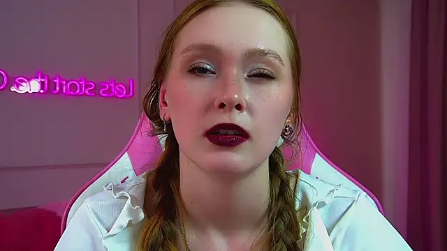 AgataFoxley webcam