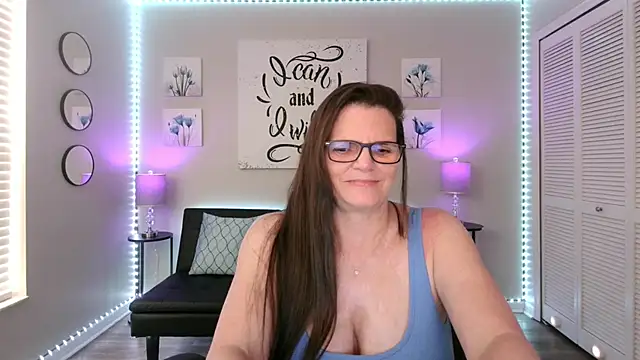 ClassySamantha live cam on StripChat