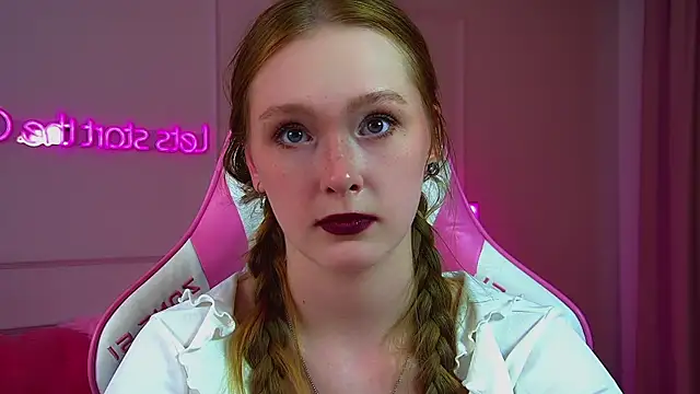 AgataFoxley webcam