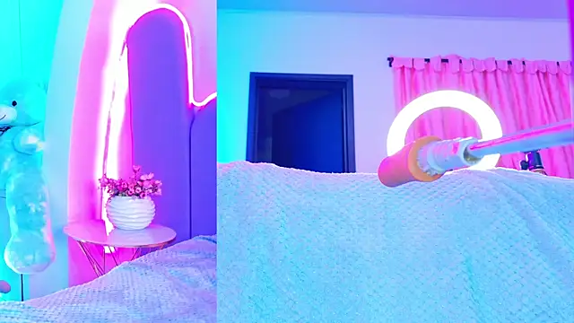 NathaxaLeans webcam