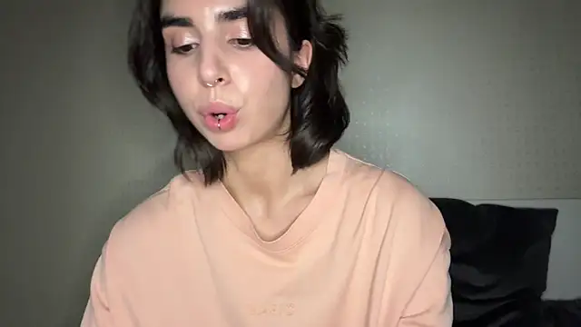 JessiaRuezga live cam on StripChat
