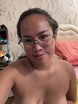Ponthip webcam