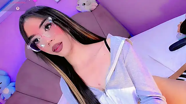 AlissonDannae777 live cam on StripChat