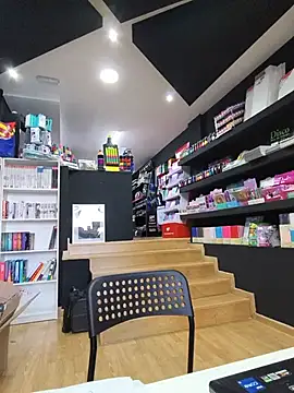 MissNyraSecret webcam