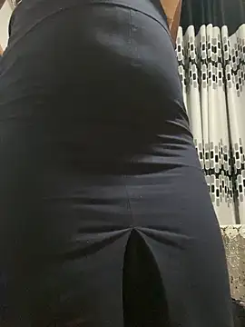 ZELINA_WOOFY webcam