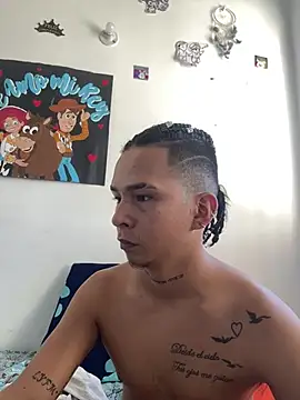 bliinkii_and_luka_ webcam