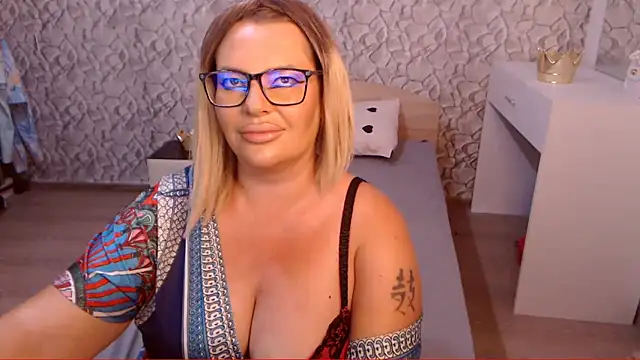 KarlaDivineTS webcam