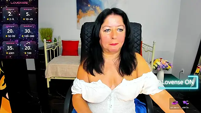 Julia_Dean webcam