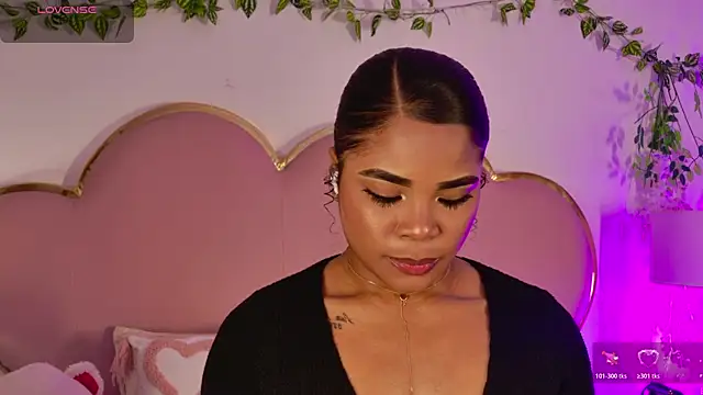 NahiaraReina webcam