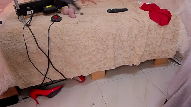 Clhoe_Johnson webcam