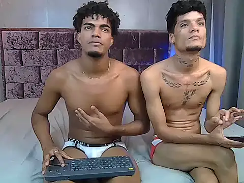 richardd2212 live cam on StripChat
